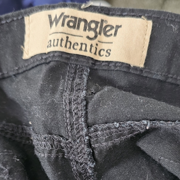 Wrangler 46x30 Men’s Work Wear Cargo Pants Utility Bootcut Black Carpenter NWOT - Picture 6 of 6
